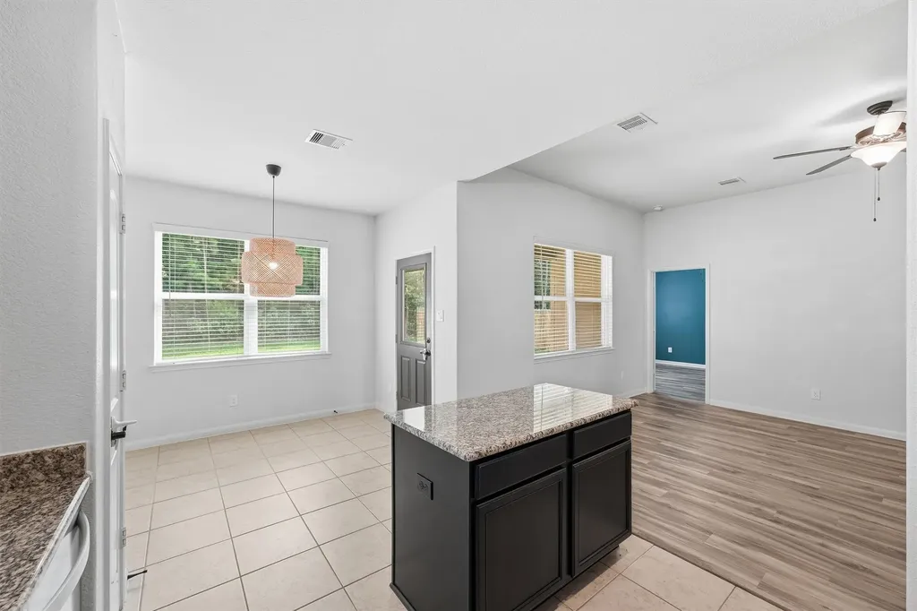 7707 Boulder Sunstone Lane Conroe TX 77304