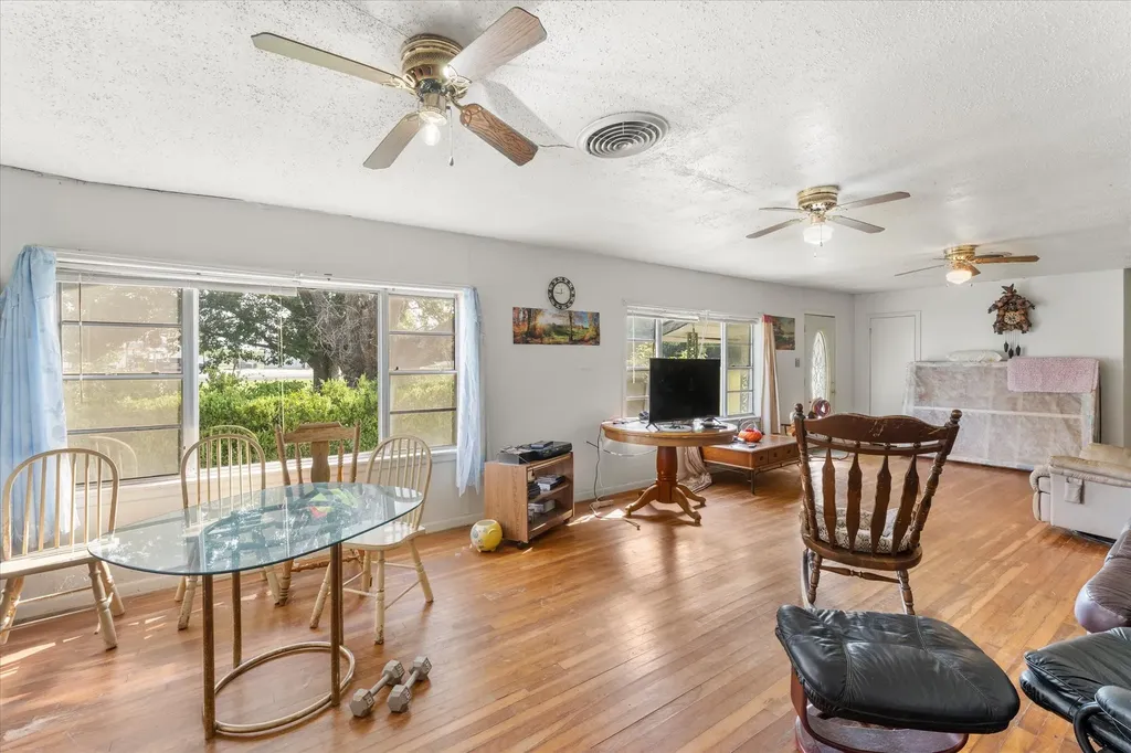 101 SE County Road 2240 Corsicana TX 75109
