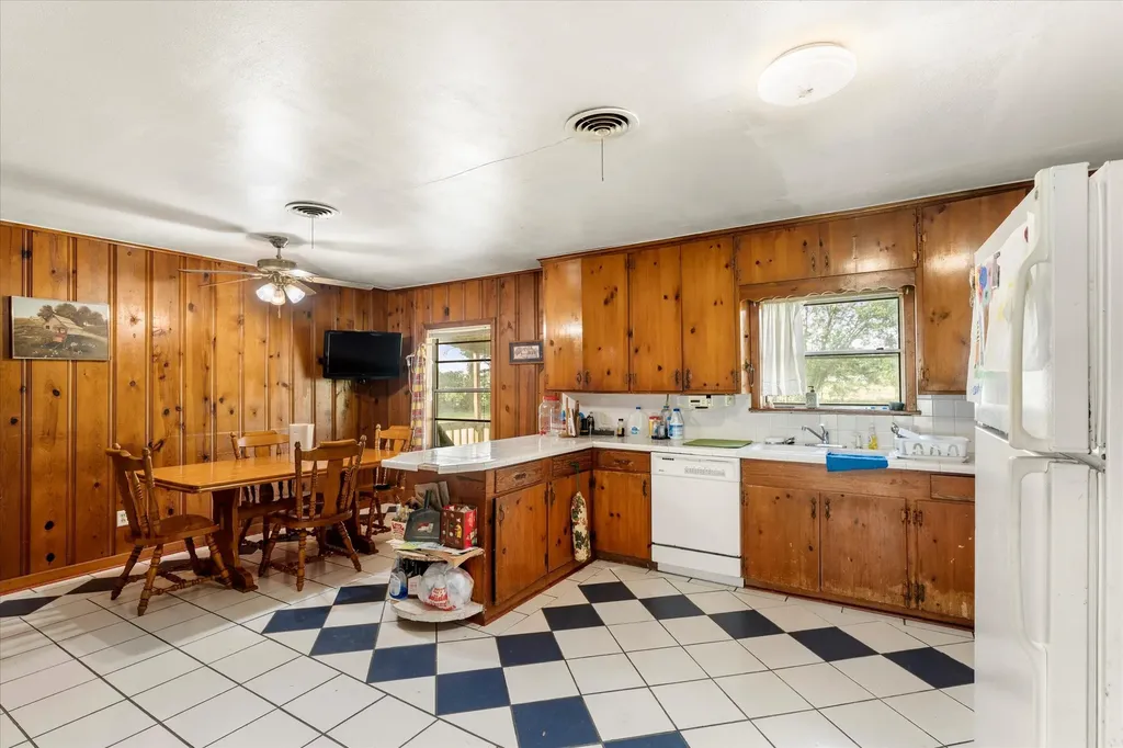 101 SE County Road 2240 Corsicana TX 75109