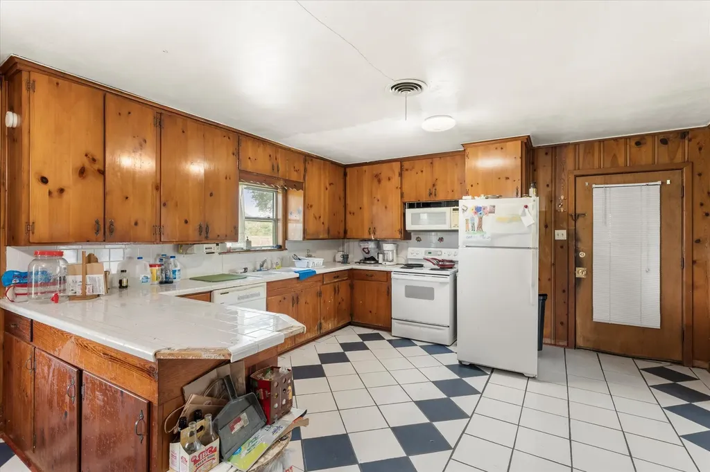 101 SE County Road 2240 Corsicana TX 75109