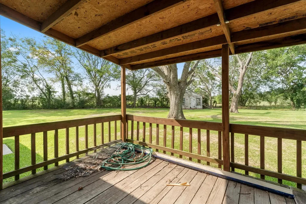 101 SE County Road 2240 Corsicana TX 75109