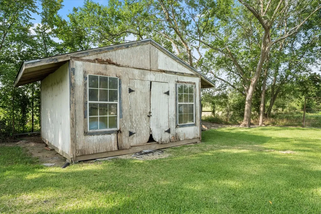 101 SE County Road 2240 Corsicana TX 75109