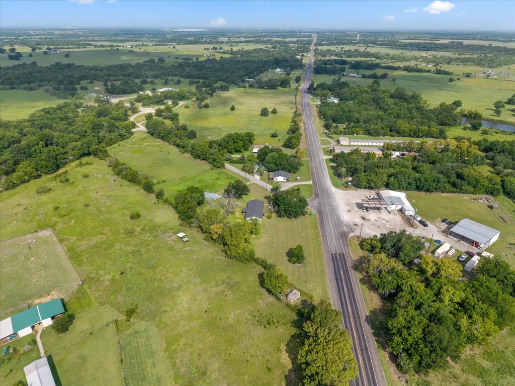 101 SE County Road 2240 Corsicana TX 75109