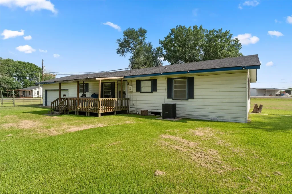 101 SE County Road 2240 Corsicana TX 75109