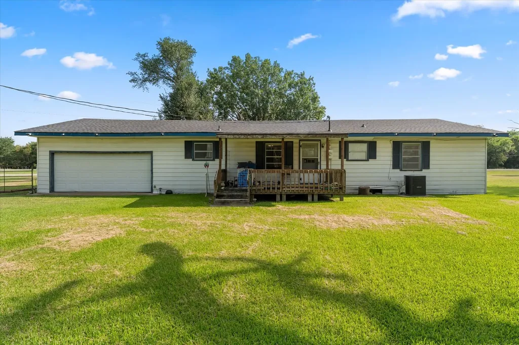 101 SE County Road 2240 Corsicana TX 75109