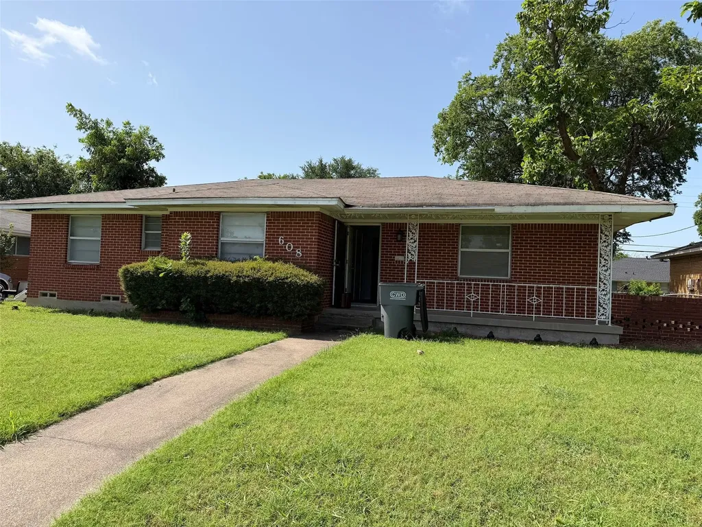 608 Donlee Road Lancaster TX 75134