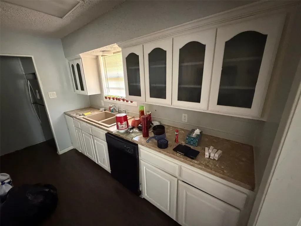 608 Donlee Road Lancaster TX 75134