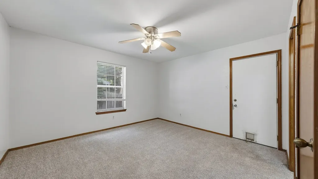 1406 S Elm Street Weatherford TX 76086