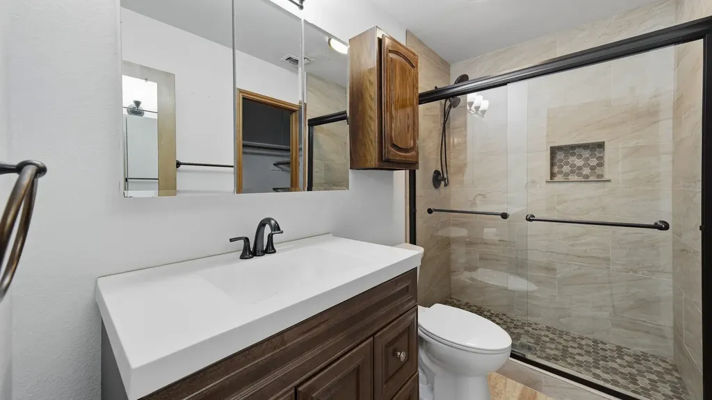 1406 S Elm Street Weatherford TX 76086