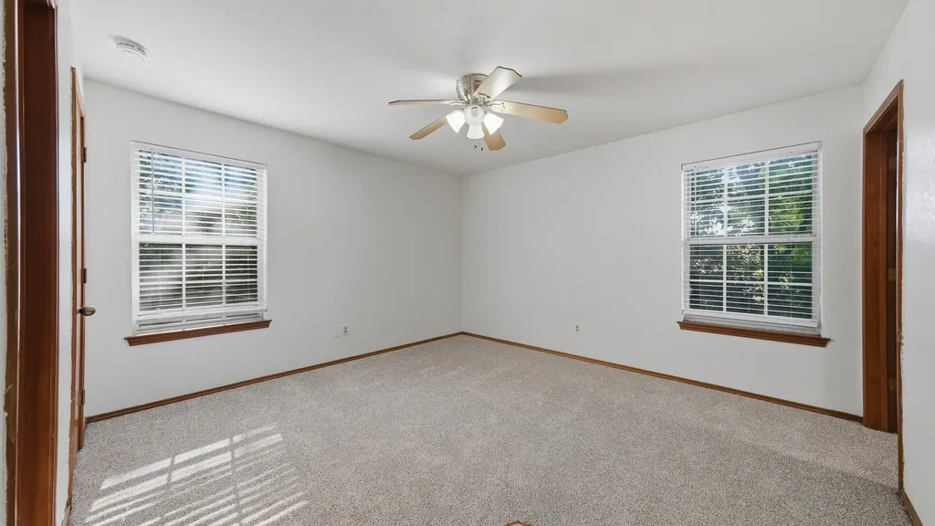 1406 S Elm Street Weatherford TX 76086
