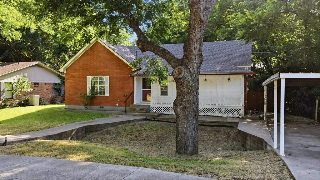 1406 S Elm Street Weatherford TX 76086