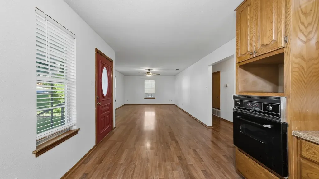 1406 S Elm Street Weatherford TX 76086