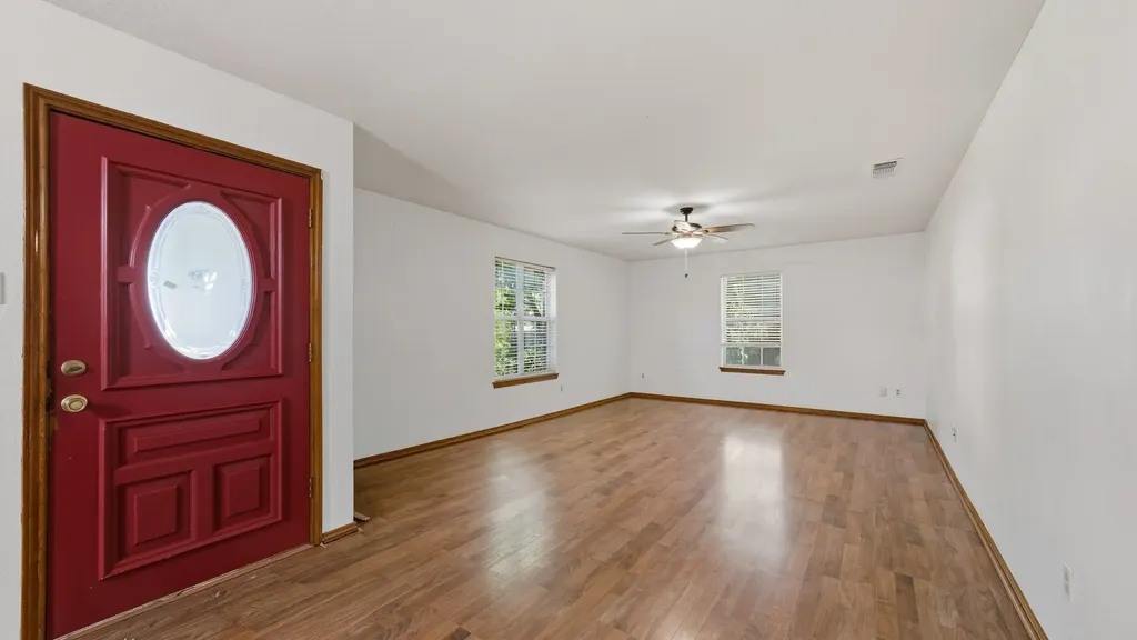 1406 S Elm Street Weatherford TX 76086