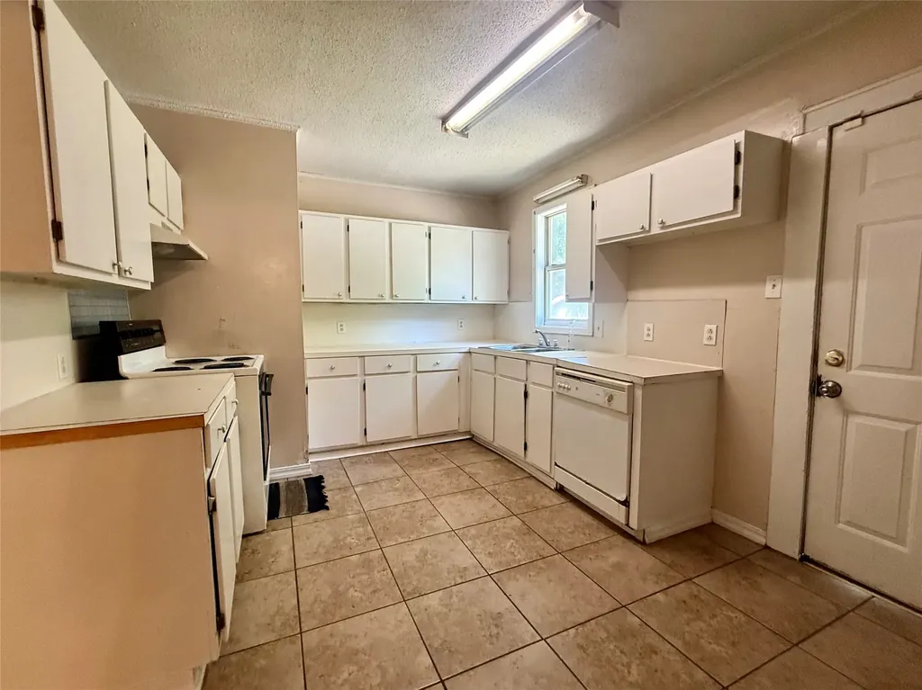 217 3rd Street Pinehill Springhill LA 71075