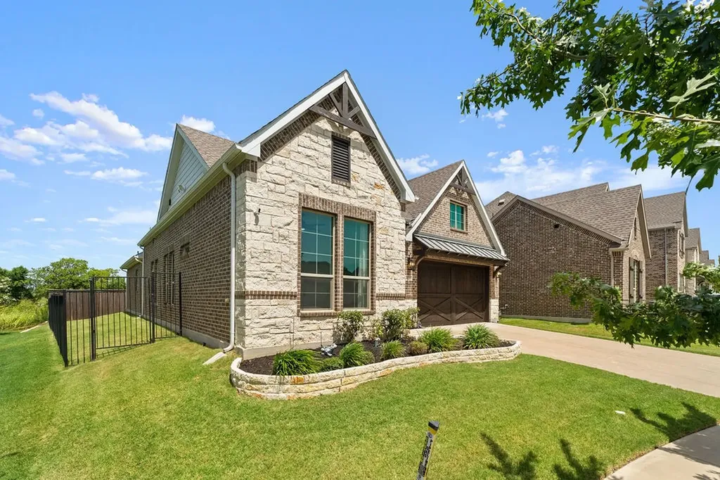 4705 Brockwell Drive Carrollton TX 75010