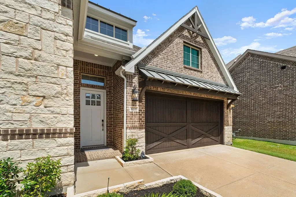 4705 Brockwell Drive Carrollton TX 75010