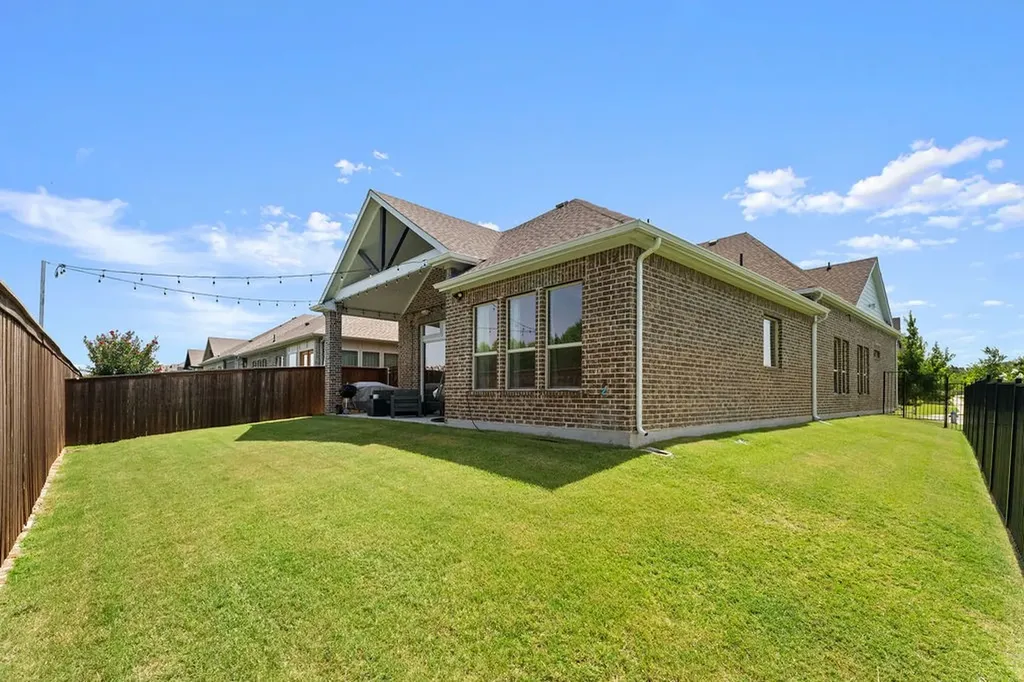 4705 Brockwell Drive Carrollton TX 75010