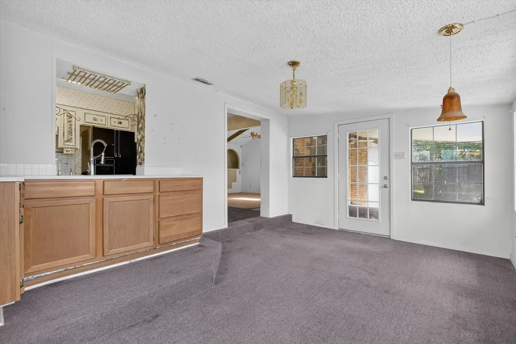 2512 Bent Tree Lane Arlington TX 76016