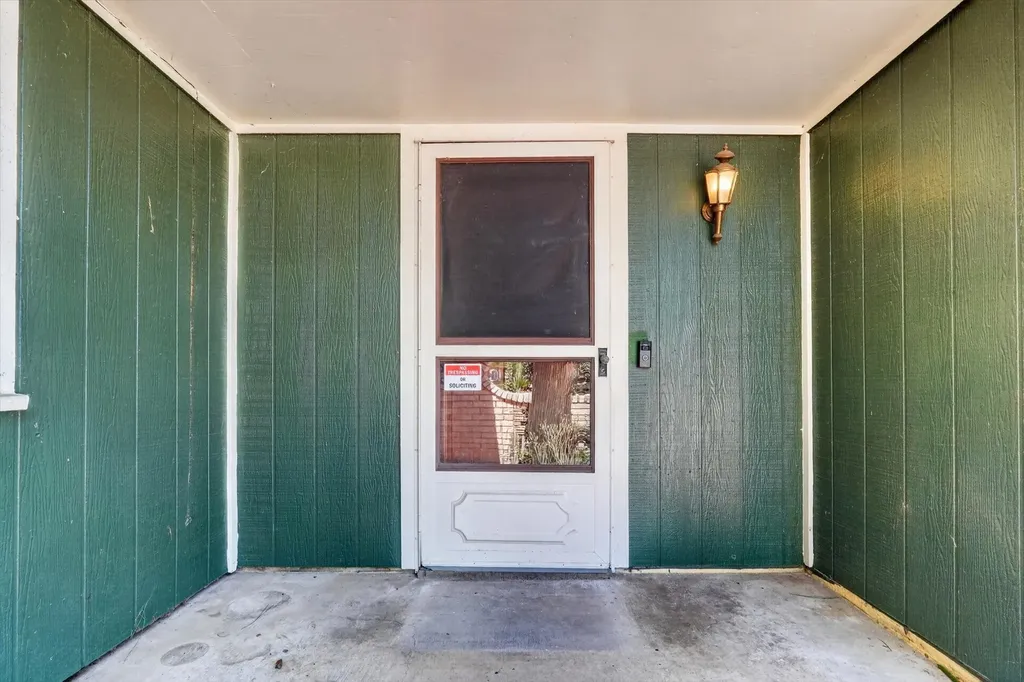 2512 Bent Tree Lane Arlington TX 76016