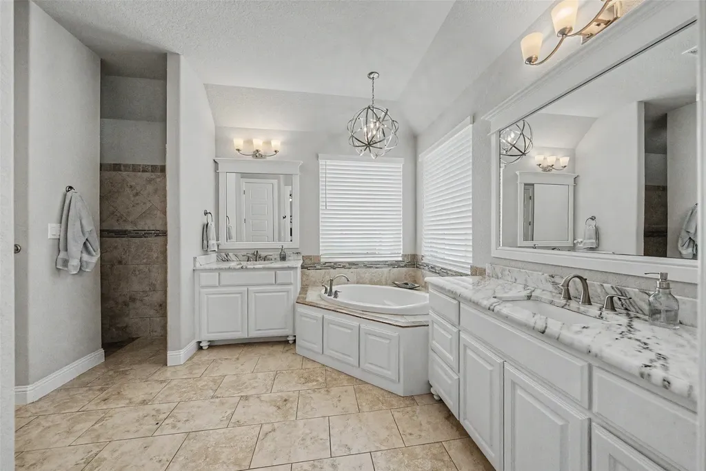 259 Wapiti Drive Azle TX 76020