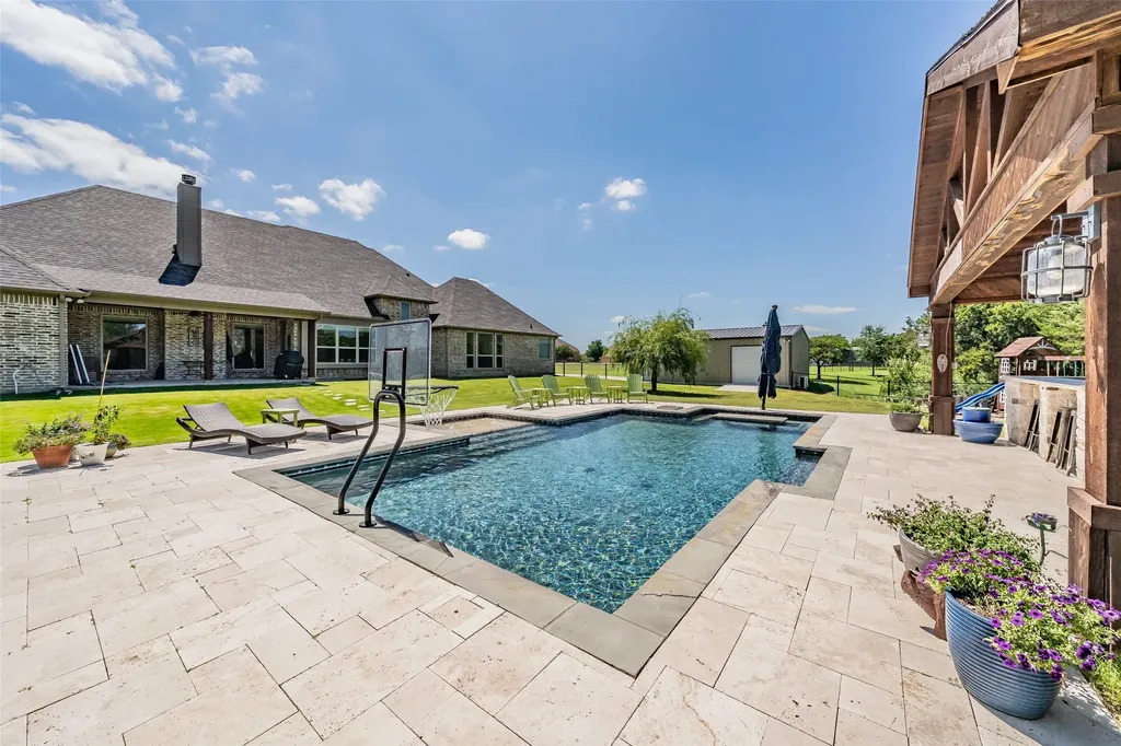 259 Wapiti Drive Azle TX 76020