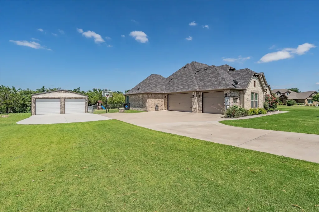 259 Wapiti Drive Azle TX 76020