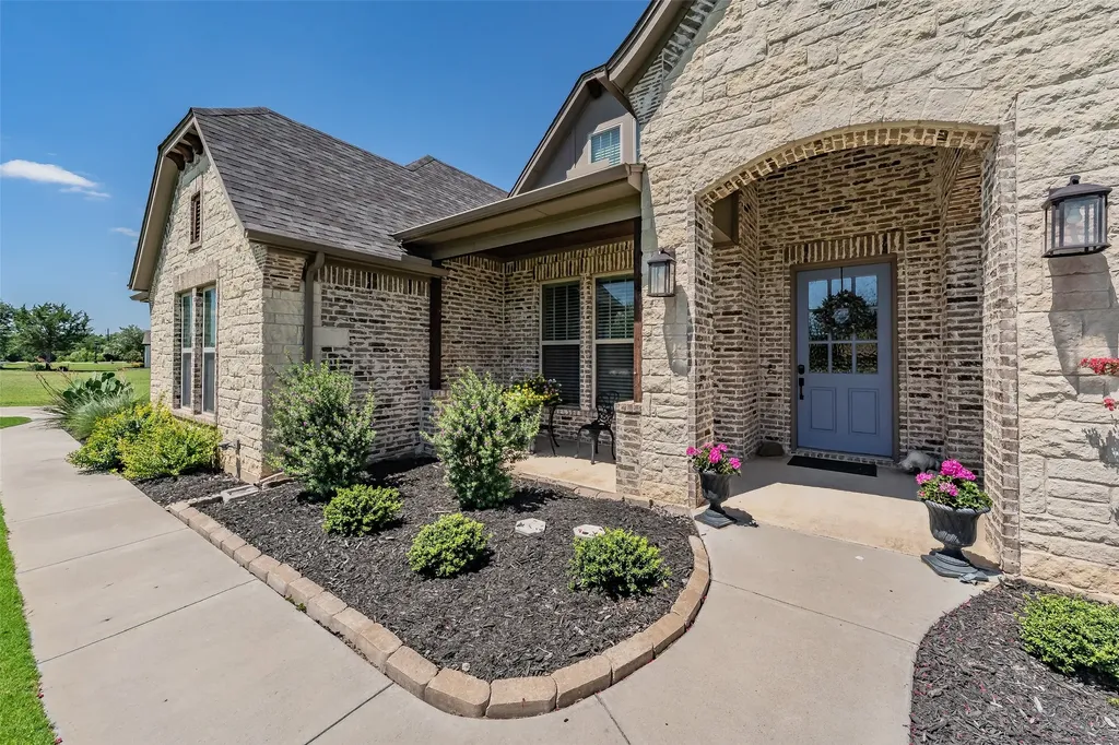 259 Wapiti Drive Azle TX 76020
