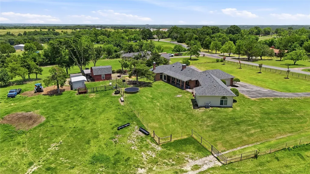 1316 Tate Circle Sherman TX 75090