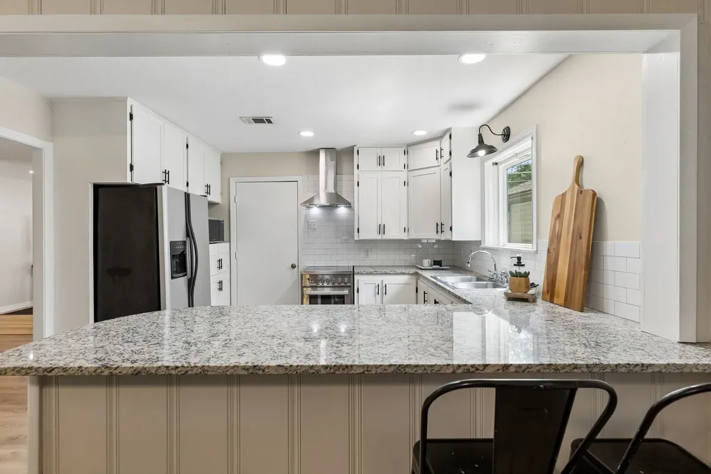411 W Taylor Street Sherman TX 75092