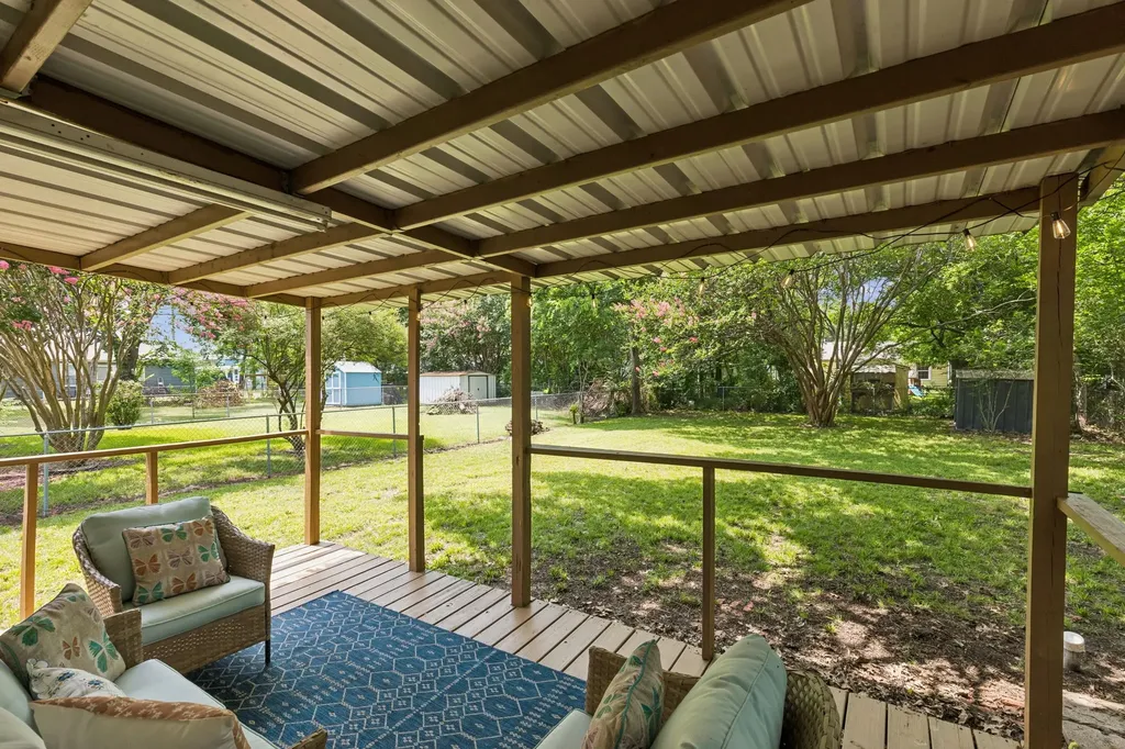 411 W Taylor Street Sherman TX 75092