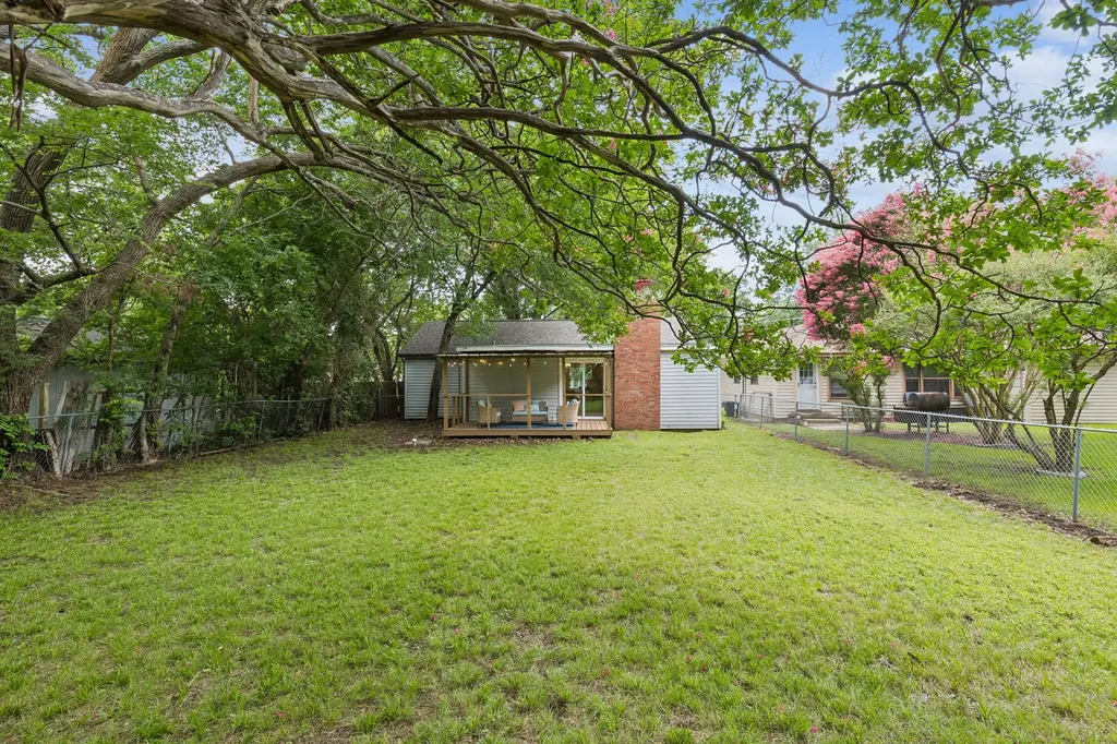 411 W Taylor Street Sherman TX 75092