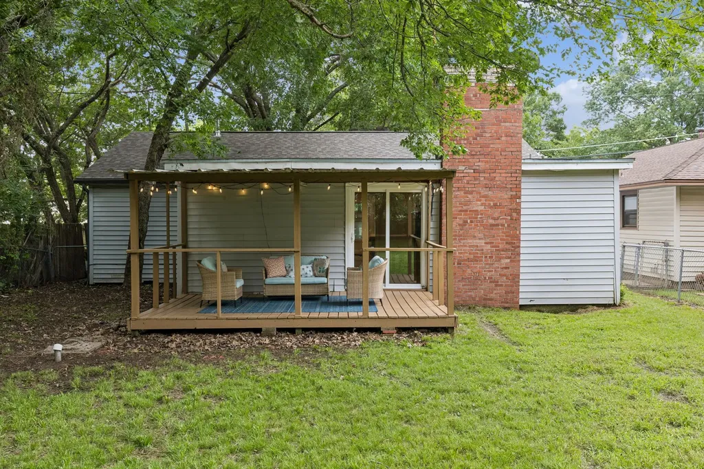 411 W Taylor Street Sherman TX 75092