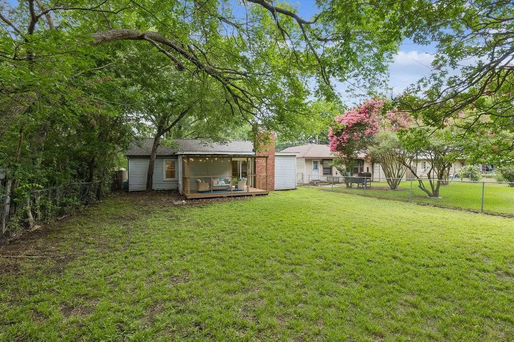 411 W Taylor Street Sherman TX 75092