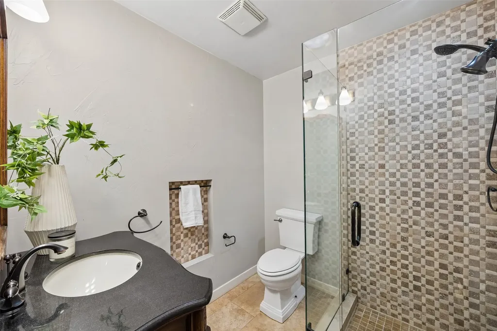 504 Monssen Drive Dallas TX 75224