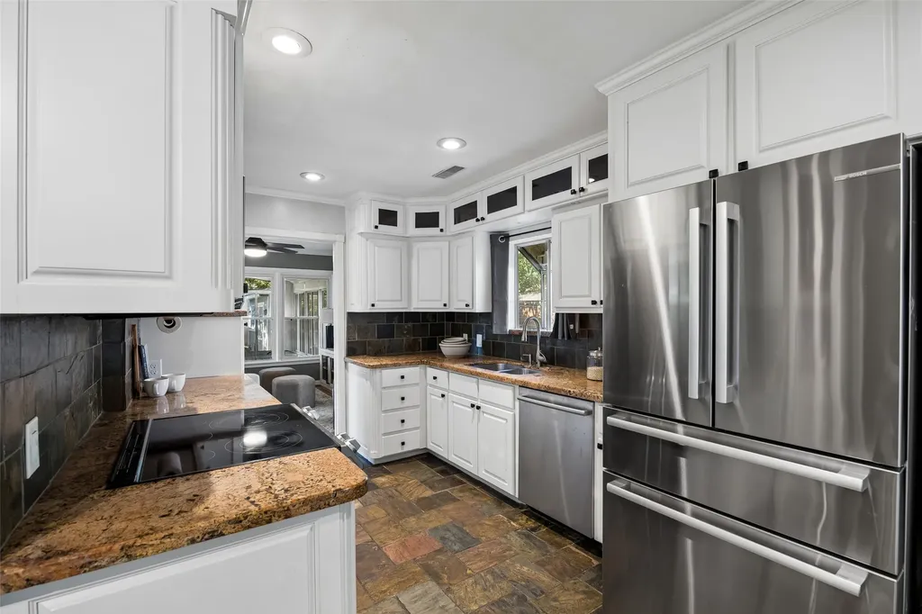 504 Monssen Drive Dallas TX 75224