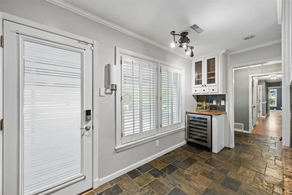 504 Monssen Drive Dallas TX 75224