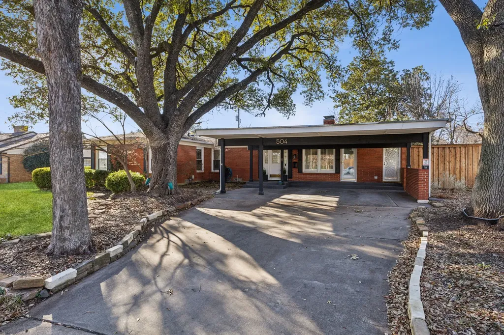 504 Monssen Drive Dallas TX 75224