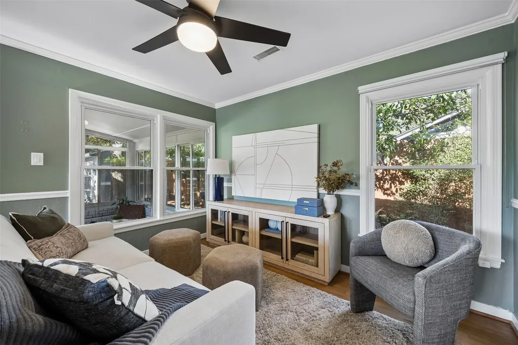 504 Monssen Drive Dallas TX 75224