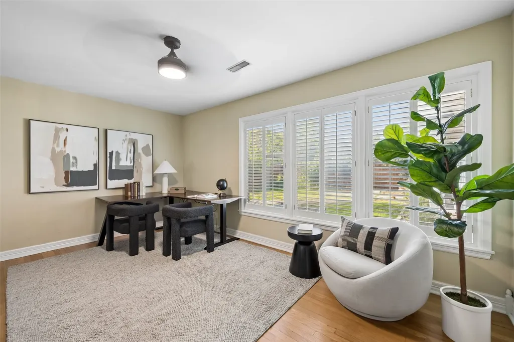 504 Monssen Drive Dallas TX 75224