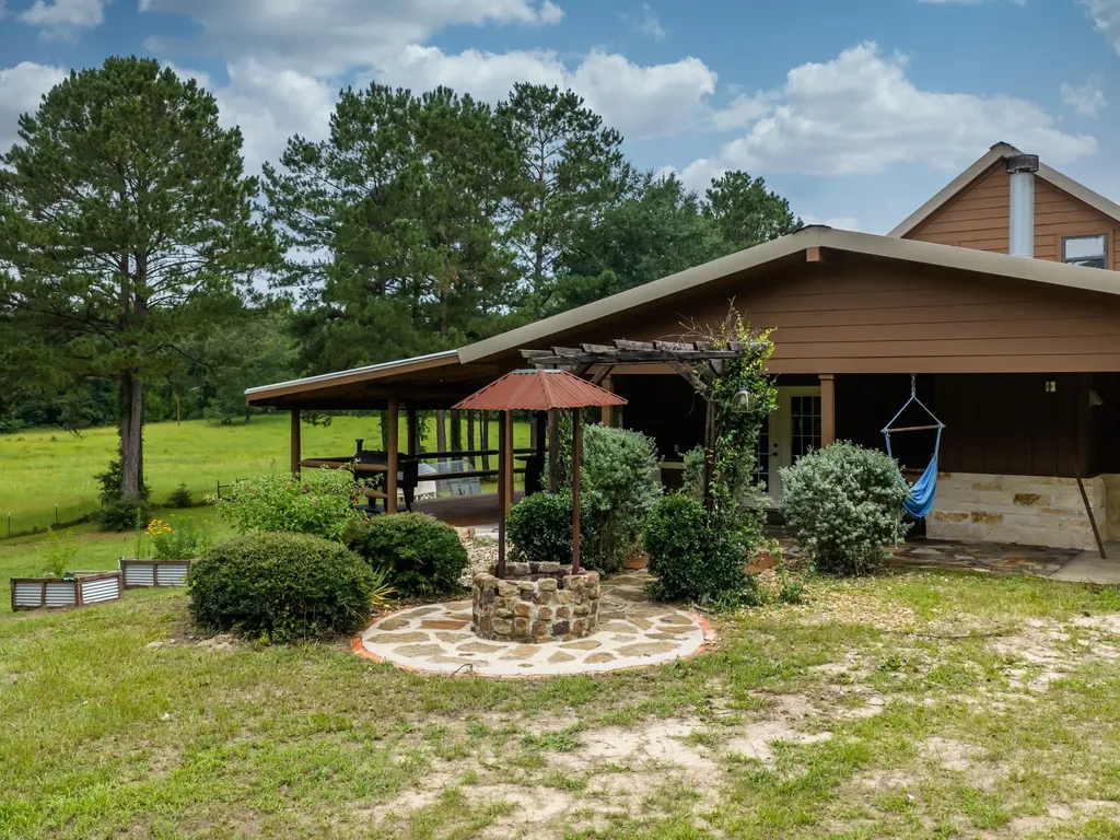 4240 County Road 2107 Rusk TX 75785