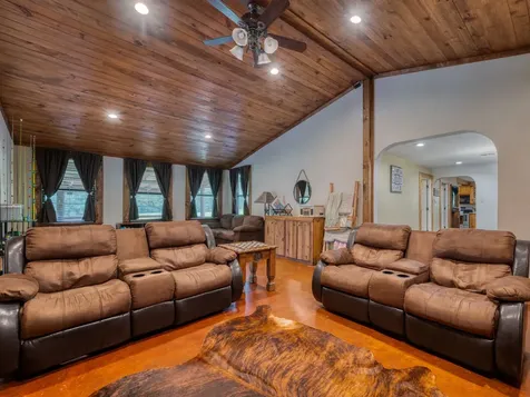 4240 County Road 2107 Rusk TX 75785