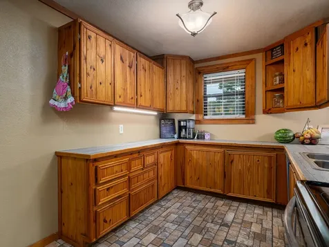 4240 County Road 2107 Rusk TX 75785