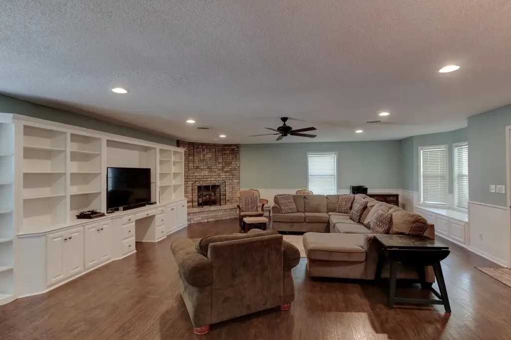 1911 Cypress Court Gainesville TX 76240