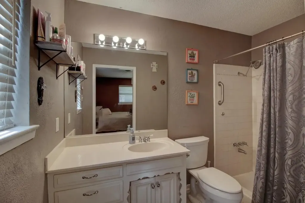 1911 Cypress Court Gainesville TX 76240