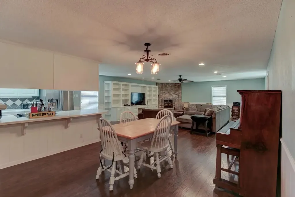 1911 Cypress Court Gainesville TX 76240
