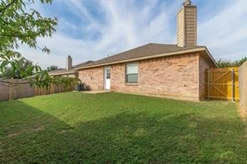 1152 Galicia Lane Dallas TX 75217