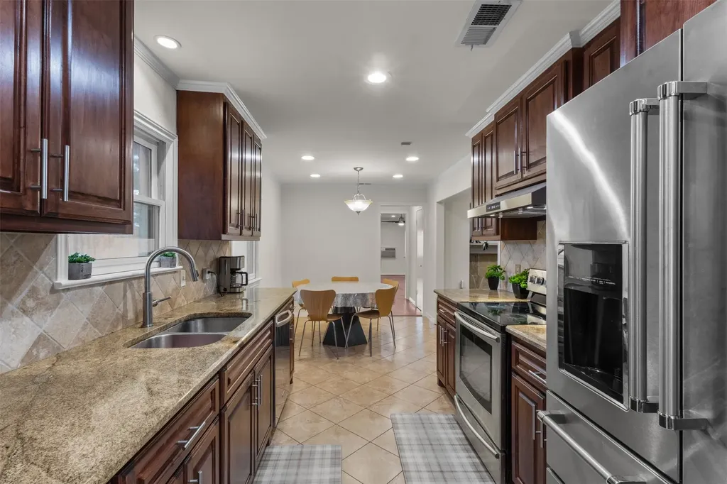 908 Vinecrest Lane Richardson TX 75080