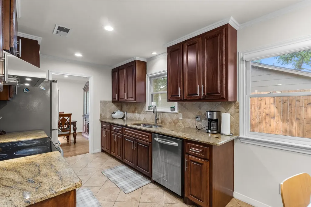 908 Vinecrest Lane Richardson TX 75080