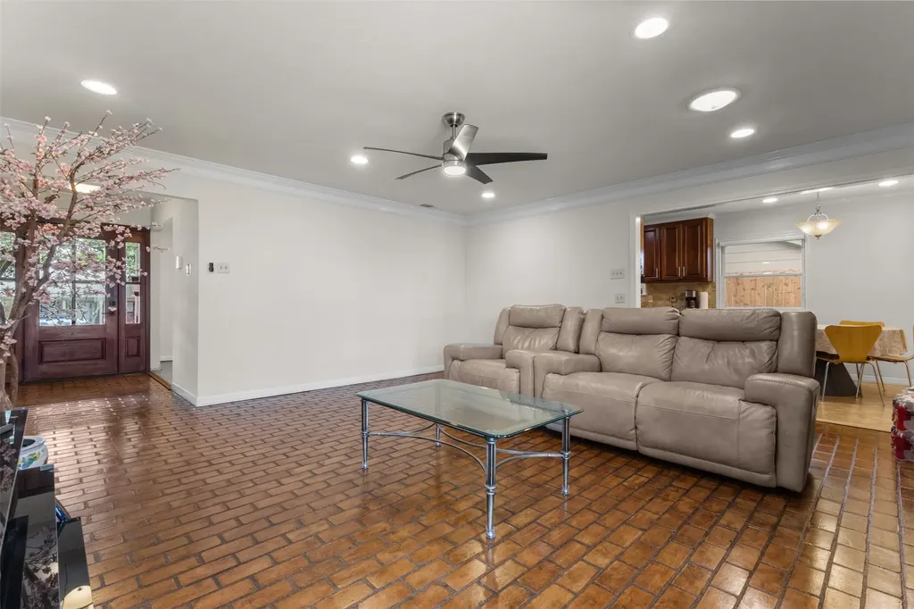 908 Vinecrest Lane Richardson TX 75080