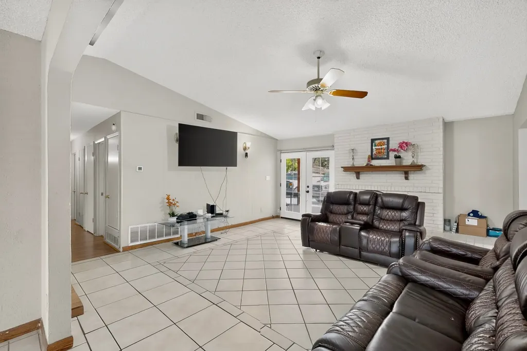 1514 Douglas Drive Garland TX 75041